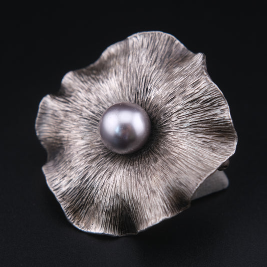 ❤️ Vintage Sculptural Flower Brooch Silver Tone Gray Pearl 2.25"