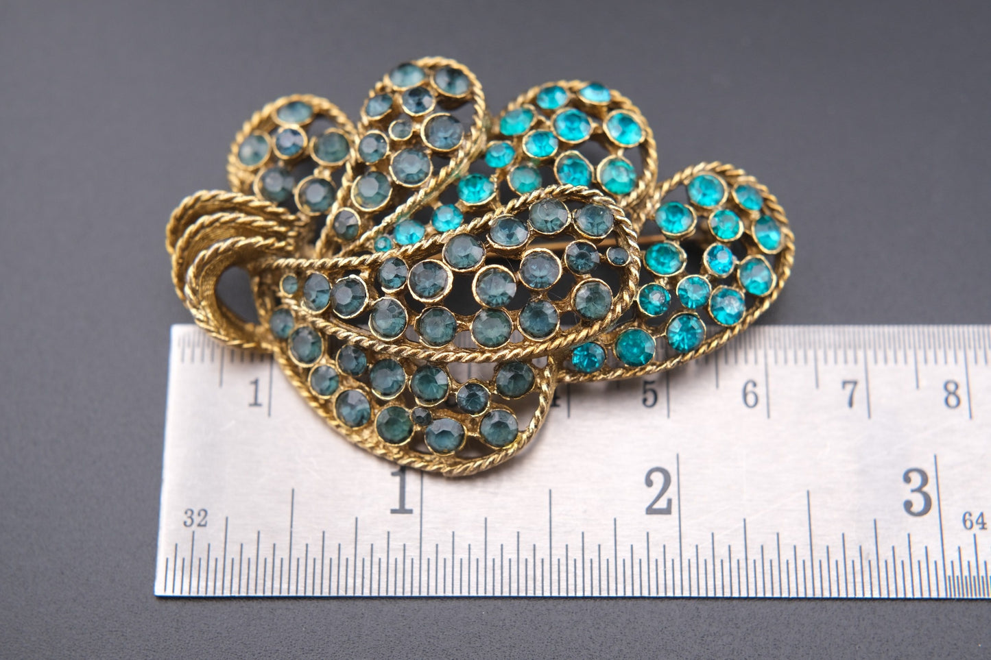 Vintage Kramer of New York Style Forest Leaf Brooch with Emerald Green Rhinestones (1970s)