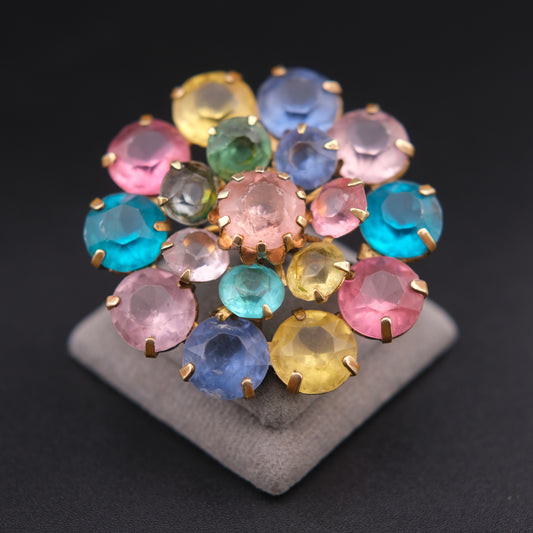 ❤️ Vintage Multicolor Lucite Cluster Brooch Gold Tone Round Statement Pin