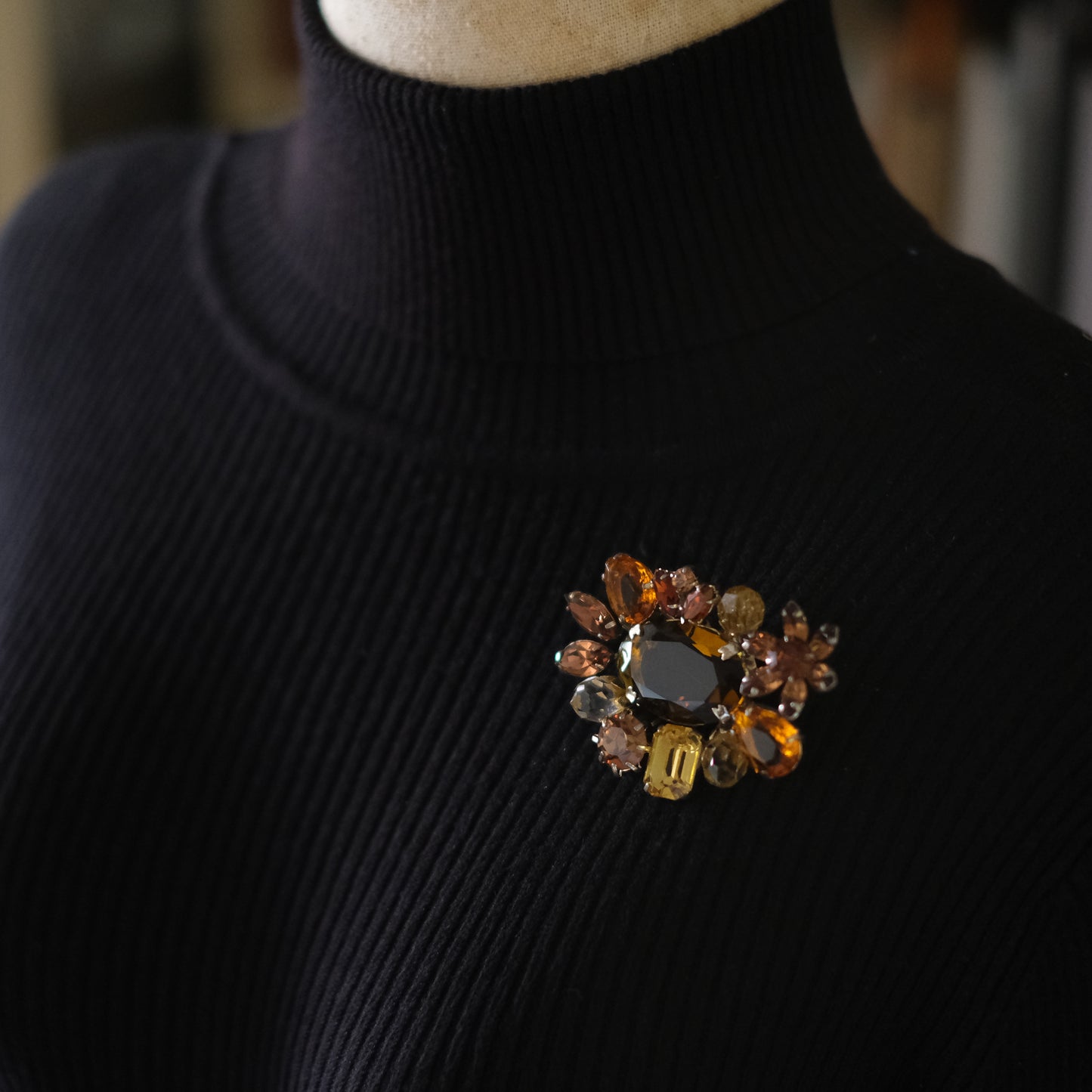 ❤️ Vintage Amber & Champagne Rhinestone Cluster Brooch Silver Tone Floral Spray Pin