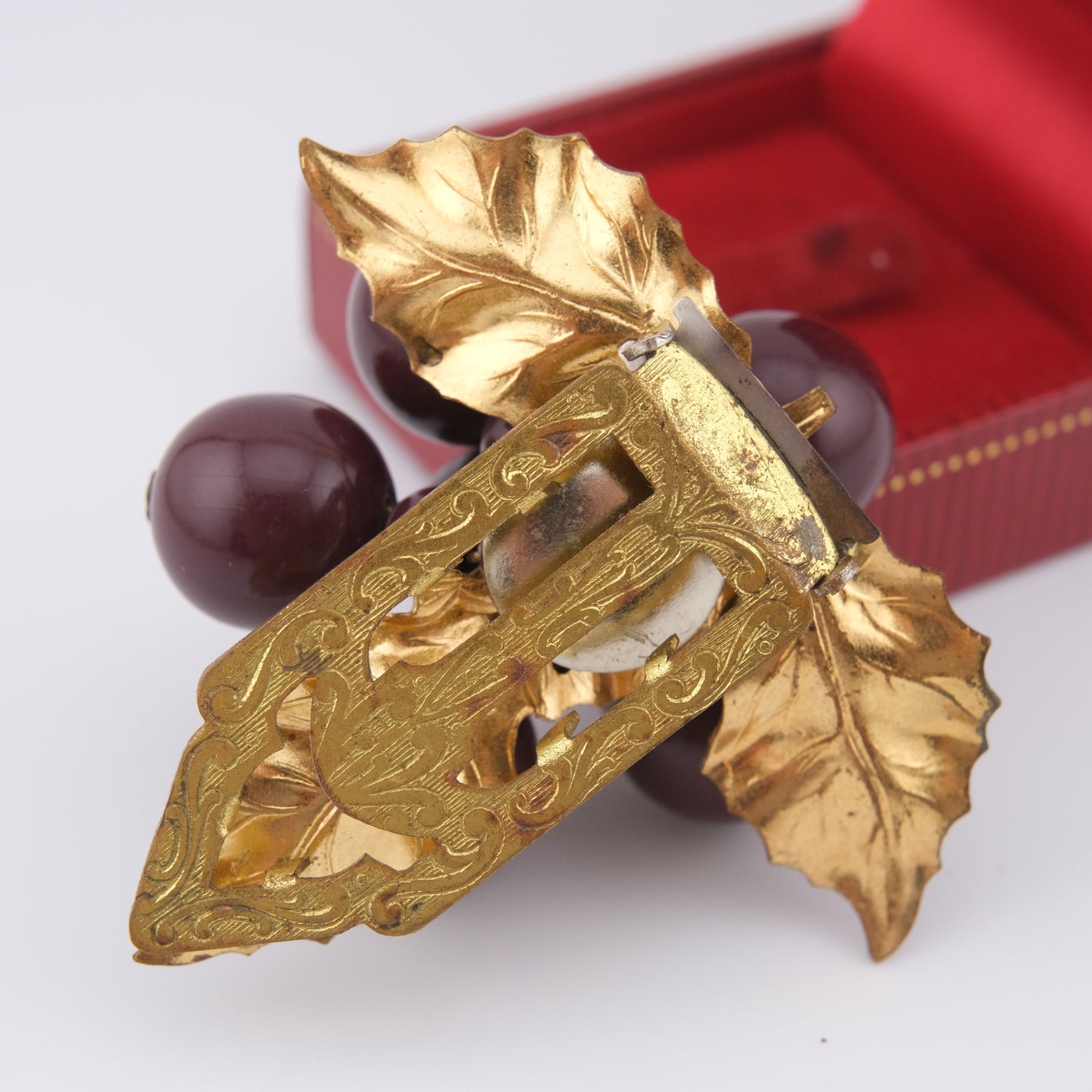 Vintage Red Berry Cluster & Gold Brass Leaf Dress Clip – Miriam Haskell Style