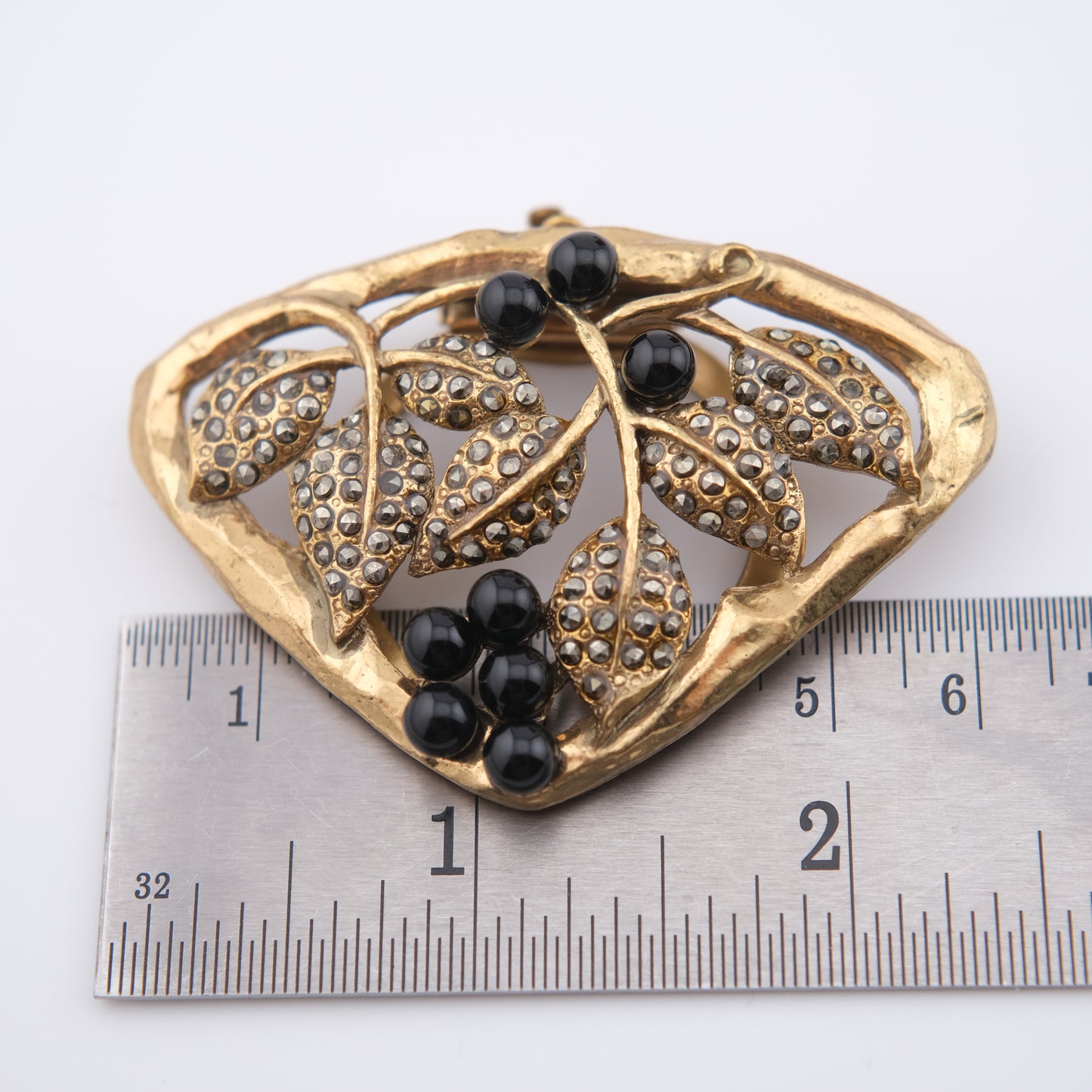 Vintage Signed WS Gold-Tone Scarf Ring with Black Beads & Marcasite Leaves – Convertible Pendant