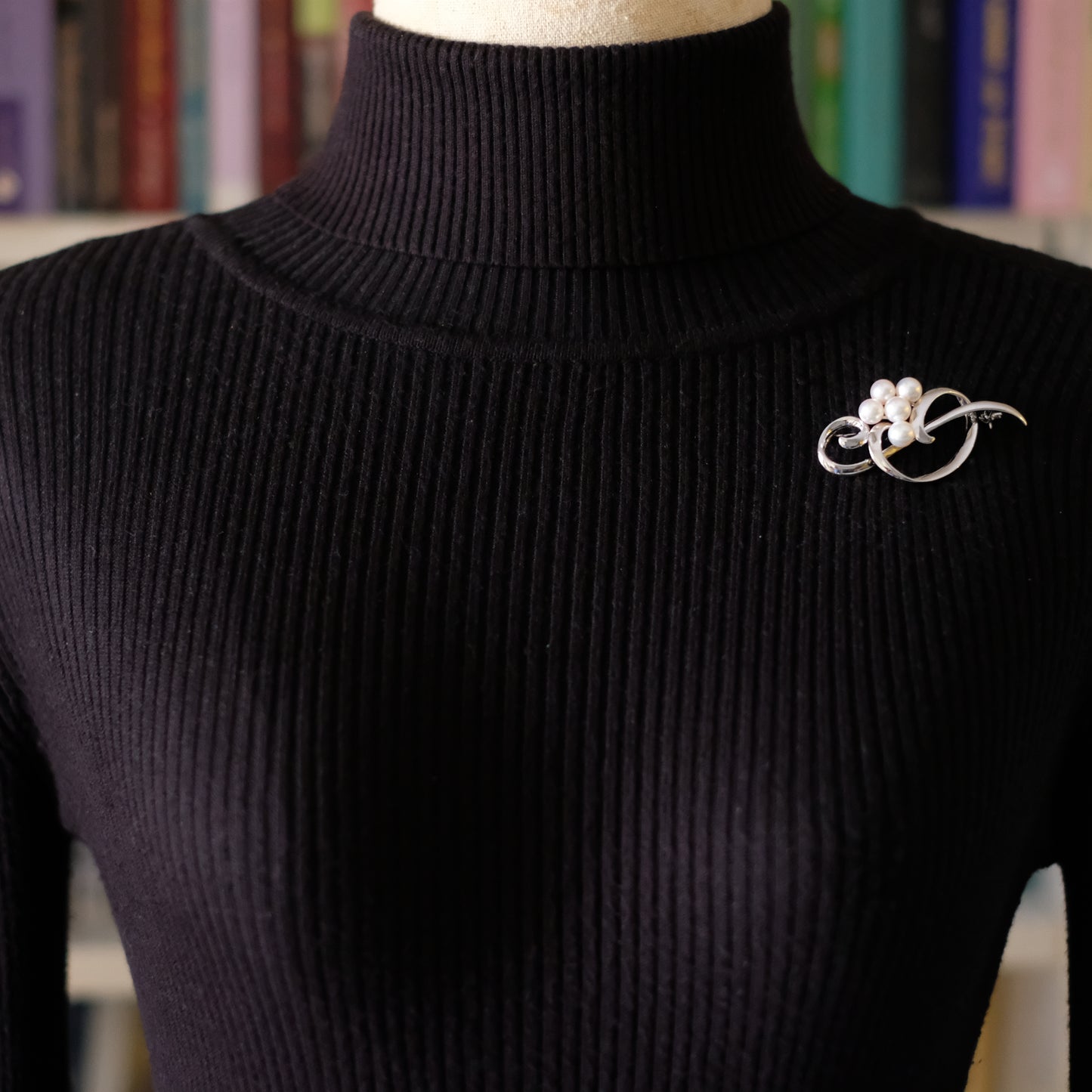 Tasaki Akoya Pearl Brooch – Sterling Silver Ribbon Design