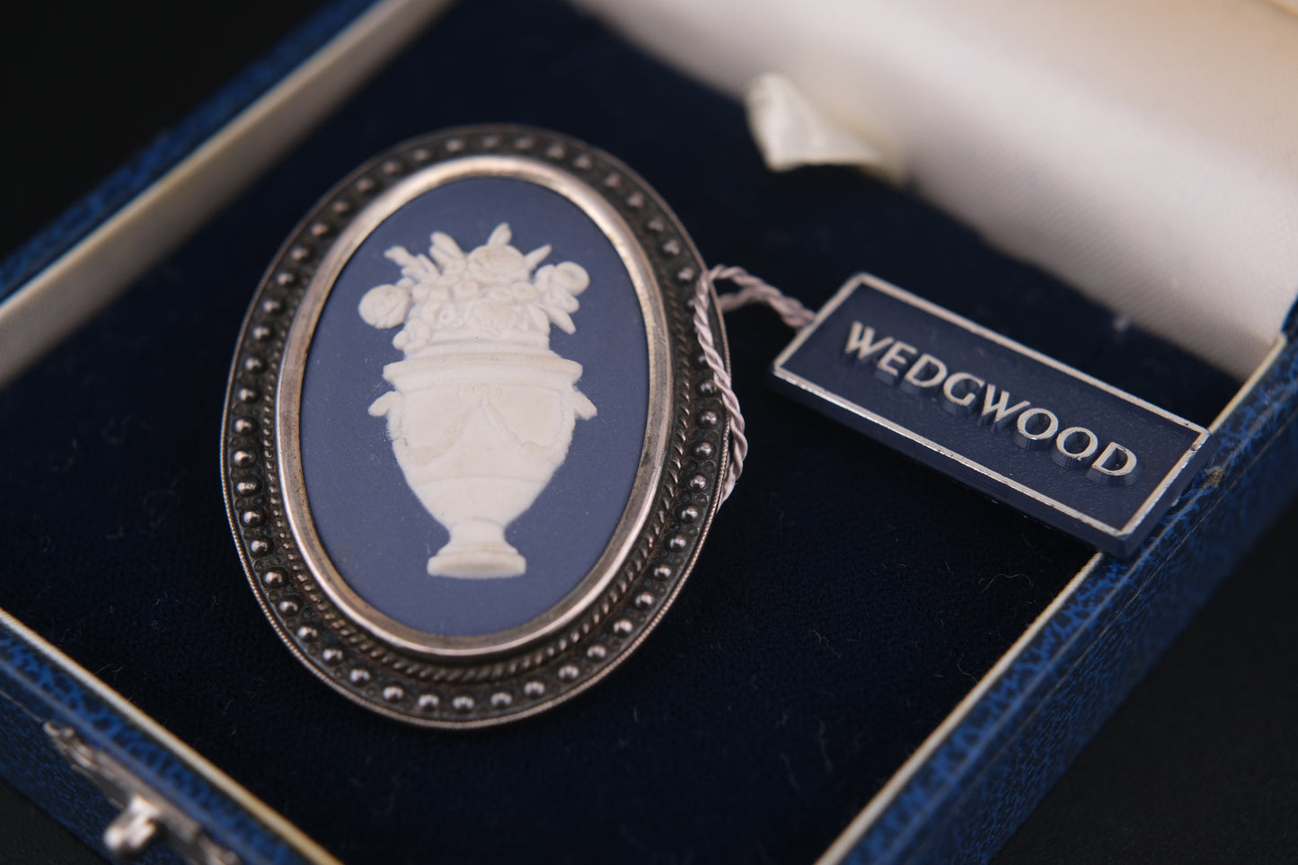 Vintage Wedgwood Sterling Silver Brooch & Pendant – Jasperware Vase Motif