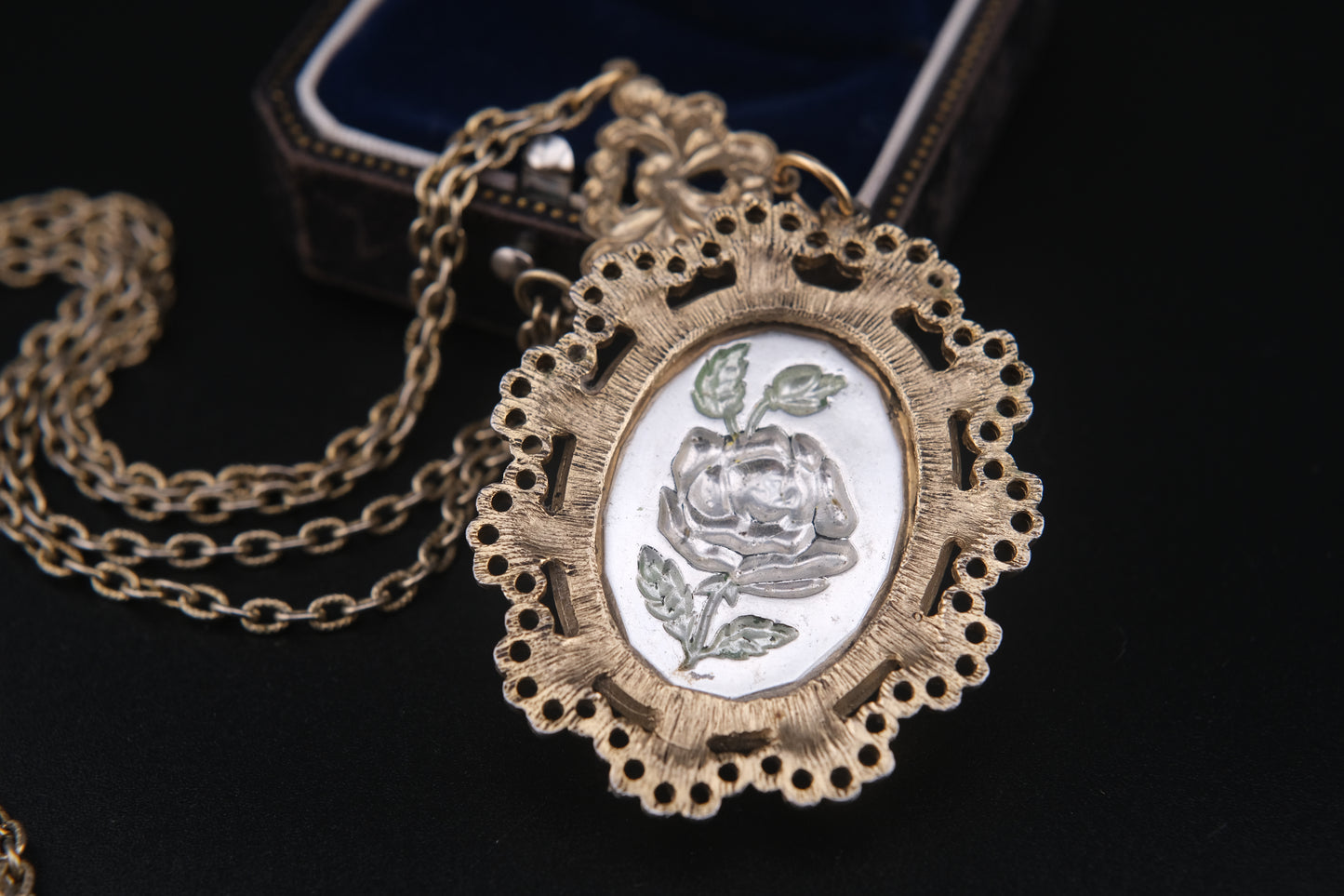 Vintage Reverse Carved Glass Rose Pendant Necklace – Iridescent Pink Floral Statement Jewelry, 26" Chain