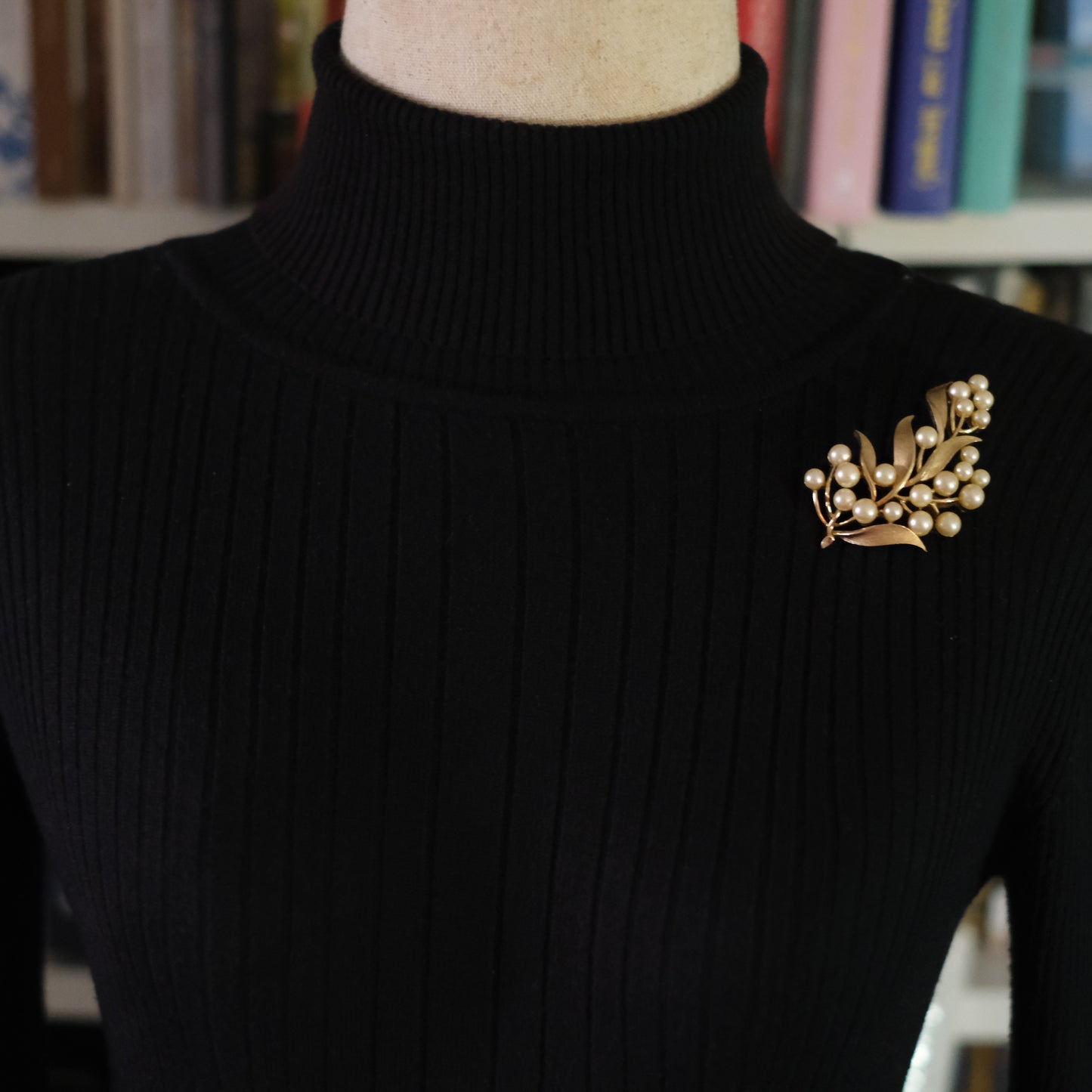 Crown Trifari Faux Pearl Leaf Spray Brooch – Gold-Tone with Cream Pearls