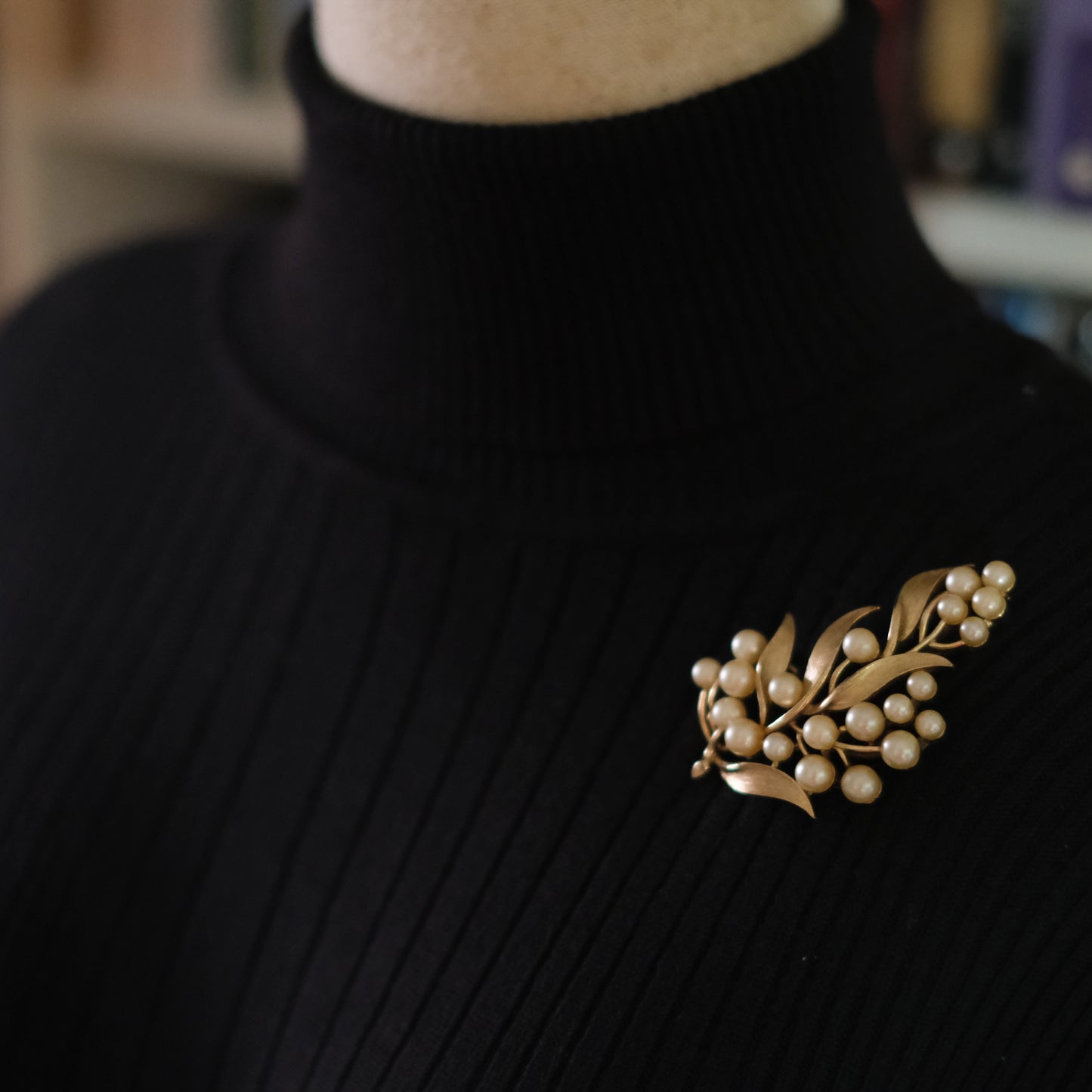 Crown Trifari Faux Pearl Leaf Spray Brooch – Gold-Tone with Cream Pearls