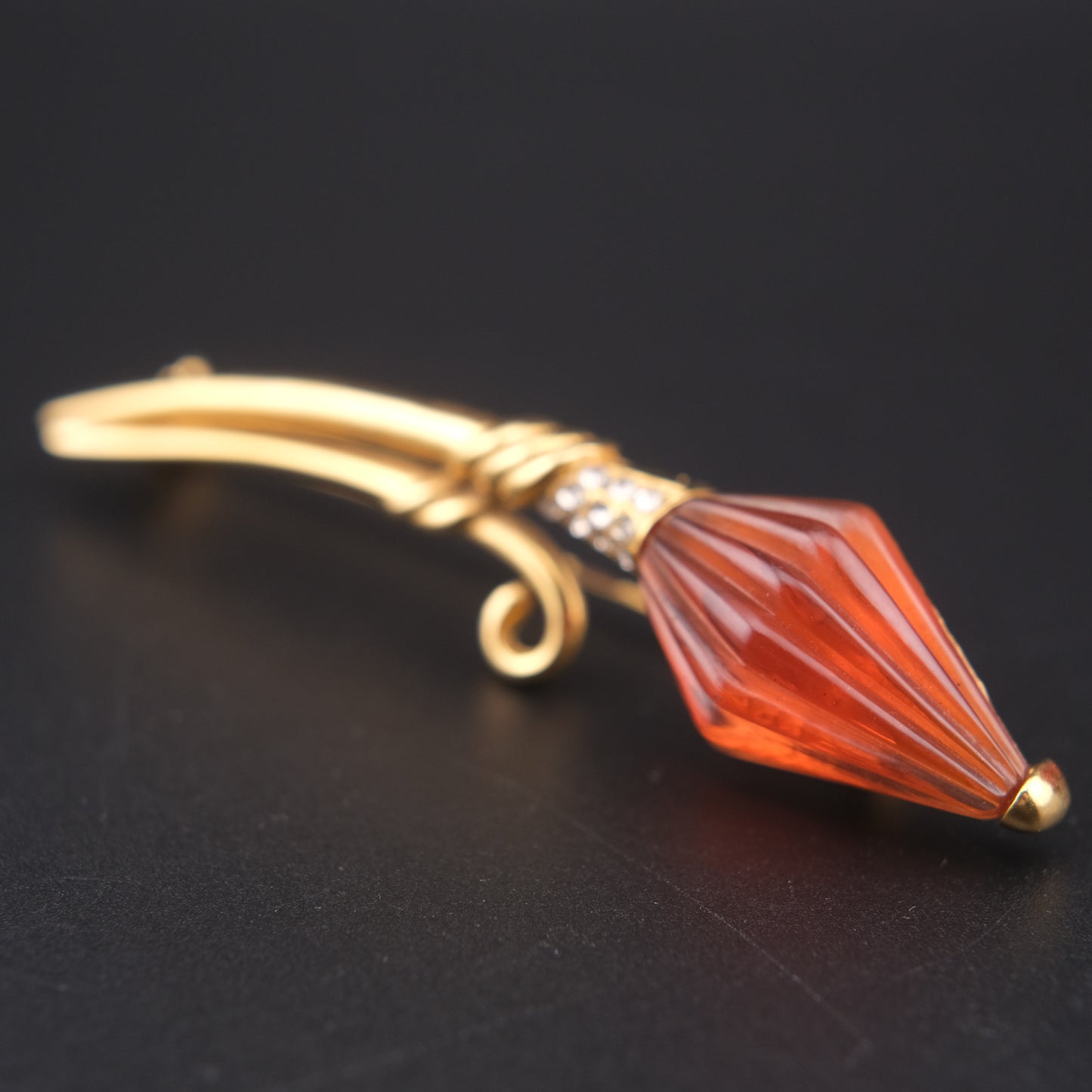 Vintage “CHANTER” Signed Amber-Colour & Rhinestone Brooch – Elegant Sculptural Floral Pin