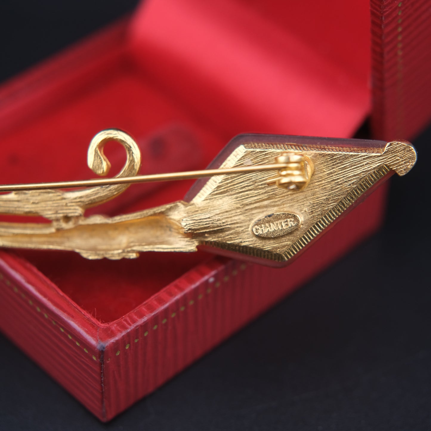 Vintage “CHANTER” Signed Amber-Colour & Rhinestone Brooch – Elegant Sculptural Floral Pin