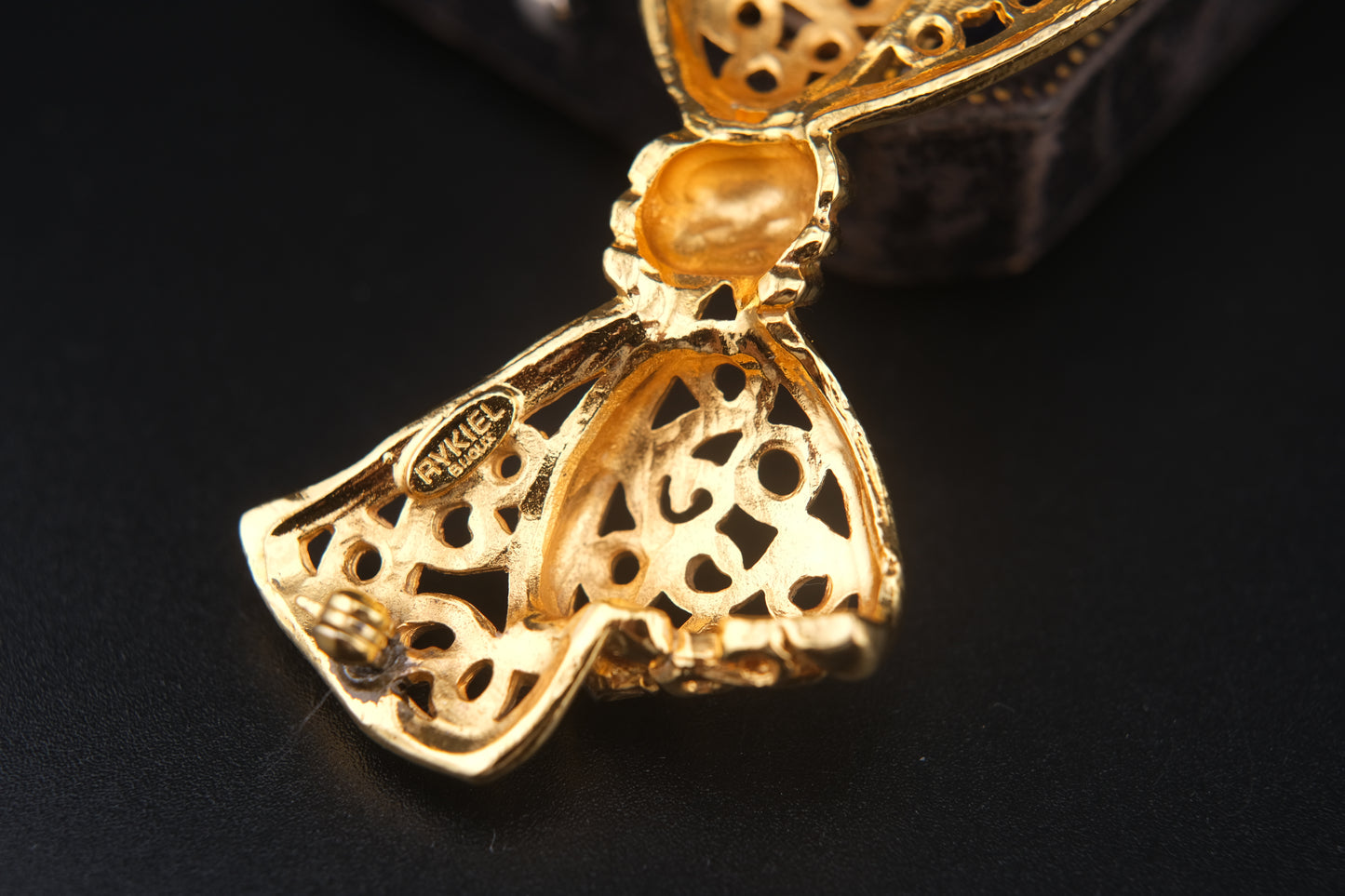 Vintage Rykiel Gold-Tone Filigree Bow Brooch – 1980s French Designer Jewelry
