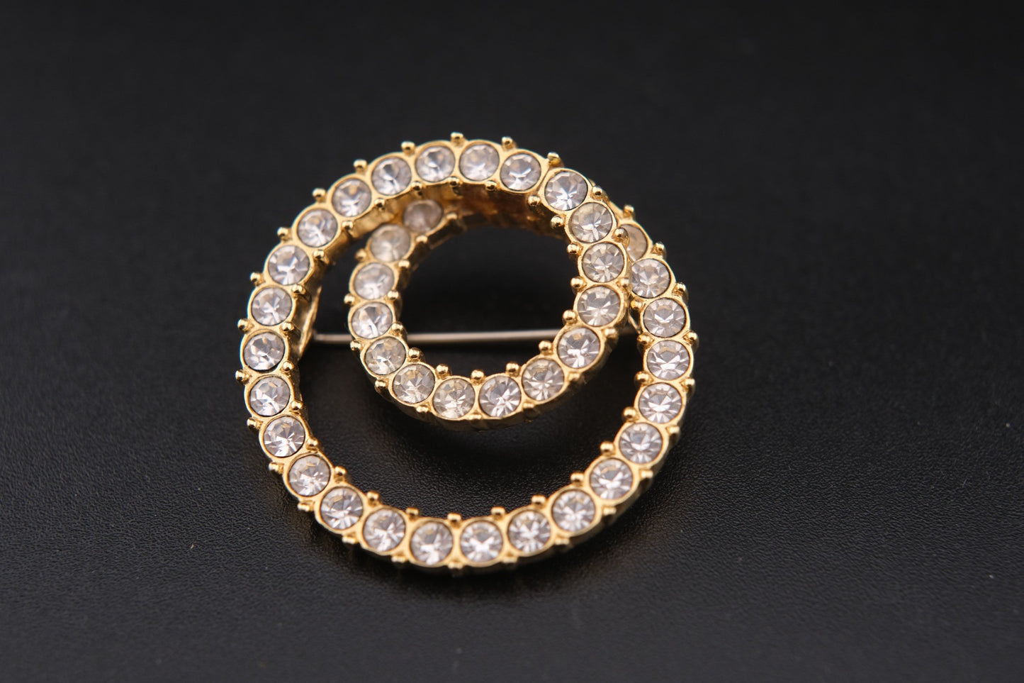 Vintage S.A.L. Gold-Tone Double Circle Rhinestone Brooch – Excellent Condition