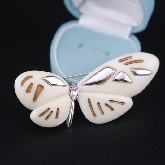 ❤️ Vintage Hanae Mori Resin Butterfly Brooch