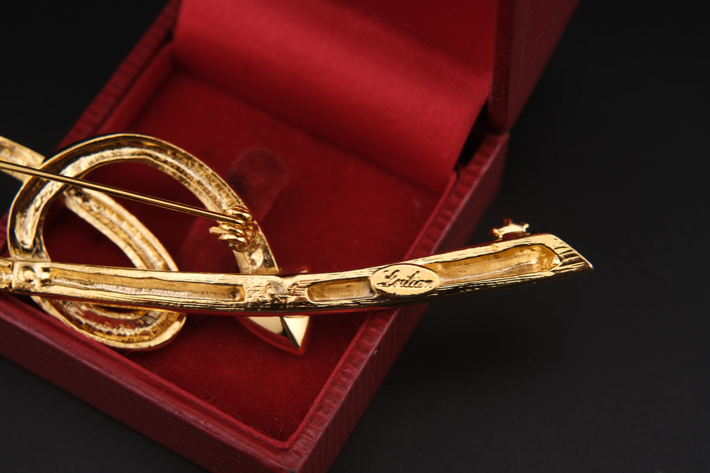 Vintage Leilian Spiral Arrow Brooch – Gold Tone with Clear & Green Crystals