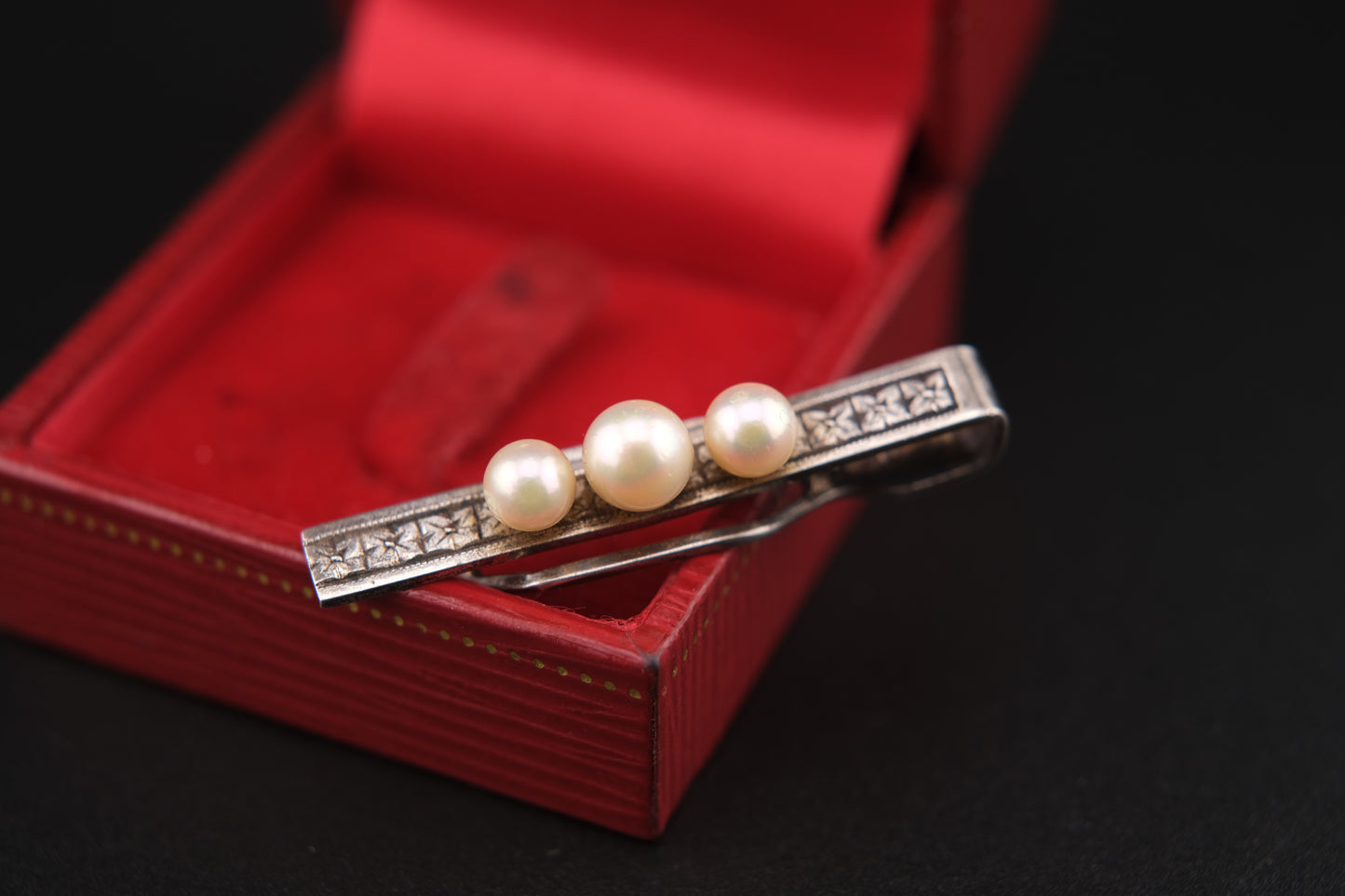 Vintage Sterling Silver Tie Clip – Three Genuine Pearls with Engraved Design