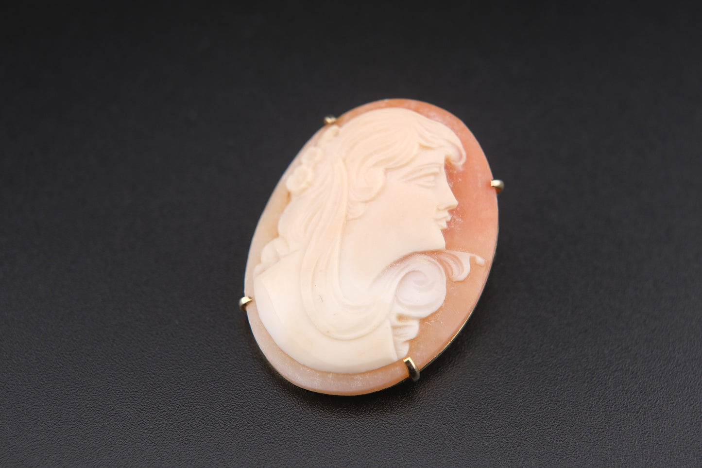 Vintage Signed Shell Cameo Brooch Pendant – Hand-Carved Lady Profile in K18GF Frame