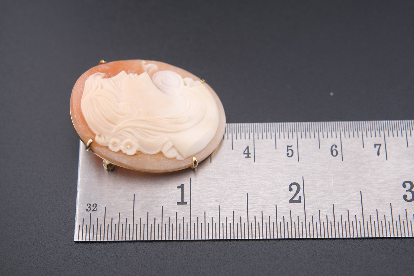 Vintage Signed Shell Cameo Brooch Pendant – Hand-Carved Lady Profile in K18GF Frame