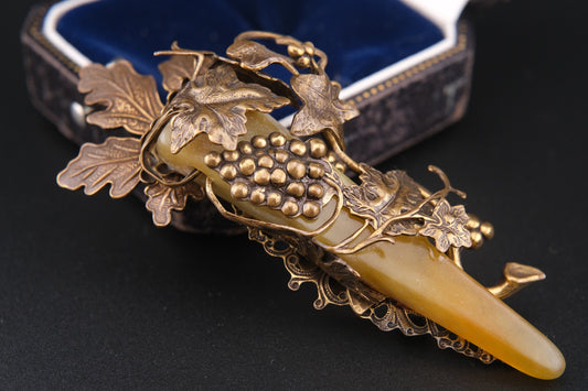 Jan Michaels Grape & Vine Brooch – Brass with Yellow Agate Accent (1990)