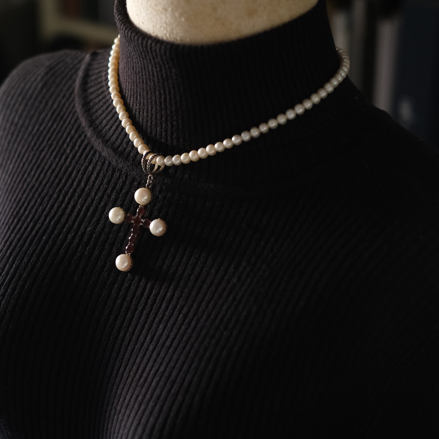 ❤️ Vintage 925 Silver Pearl Garnet Cross Necklace 16"