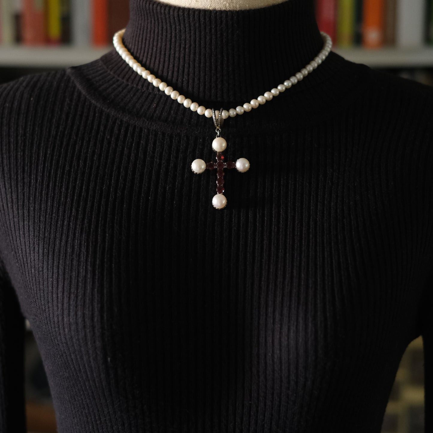 ❤️ Vintage 925 Silver Pearl Garnet Cross Necklace 16"