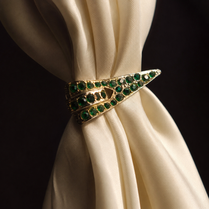 ❤️ Vintage H. Pomerantz NY Green Rhinestone Scarf Clip Silver Tone Triangular Wrap Scarf Ring 2”