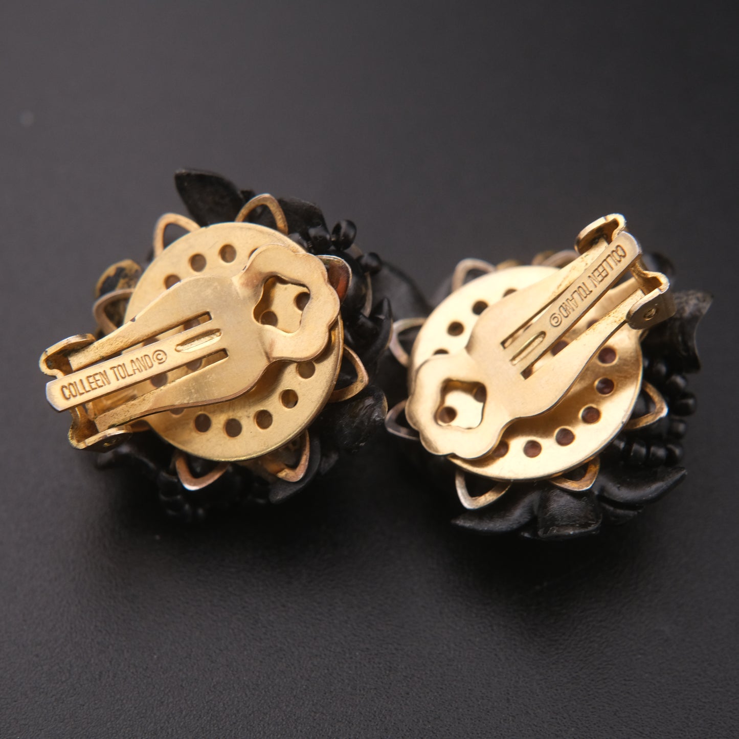 ❤️ Vintage Colleen Toland Black Floral Cluster Clip-On Earrings – Lucite & Enamel