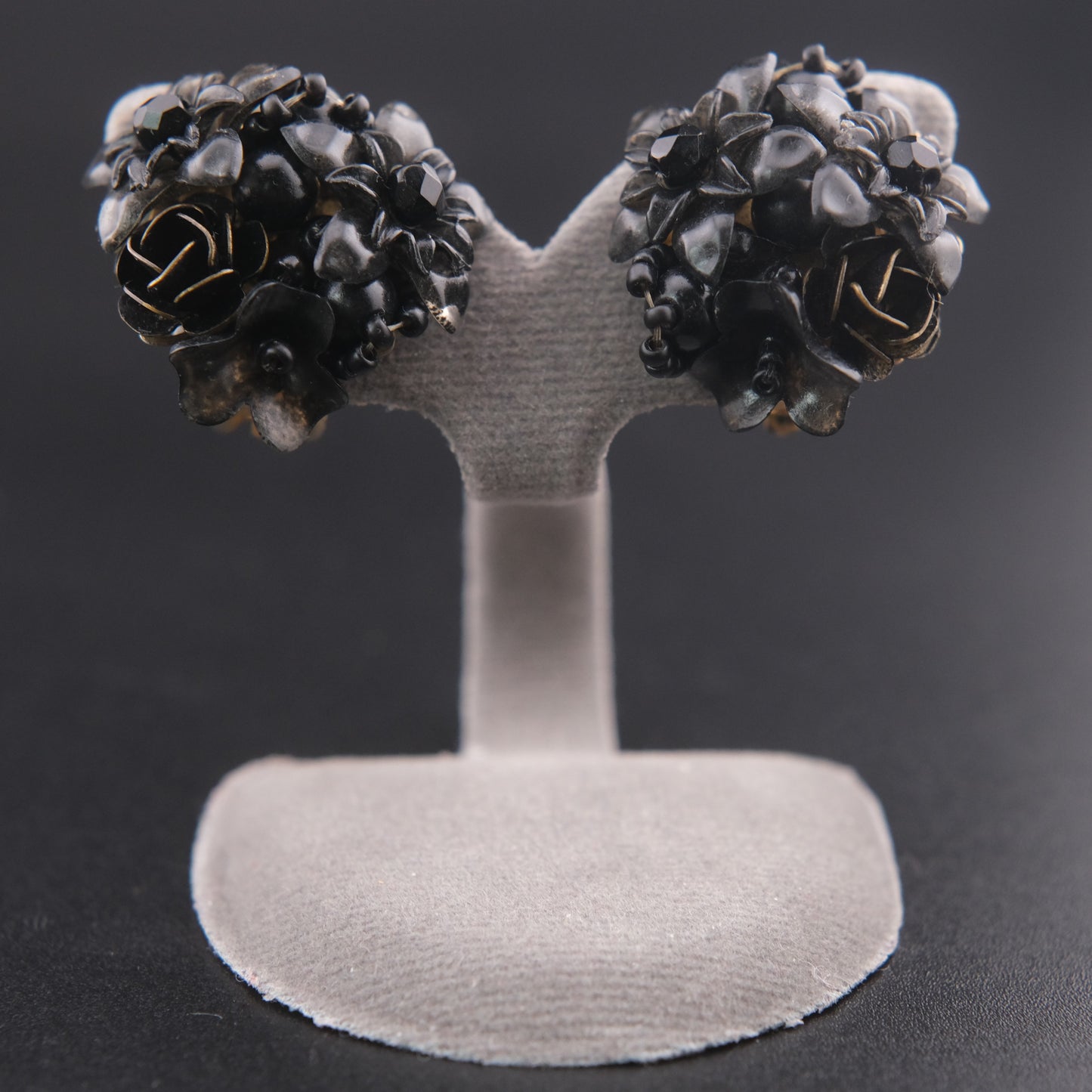 ❤️ Vintage Colleen Toland Black Floral Cluster Clip-On Earrings – Lucite & Enamel