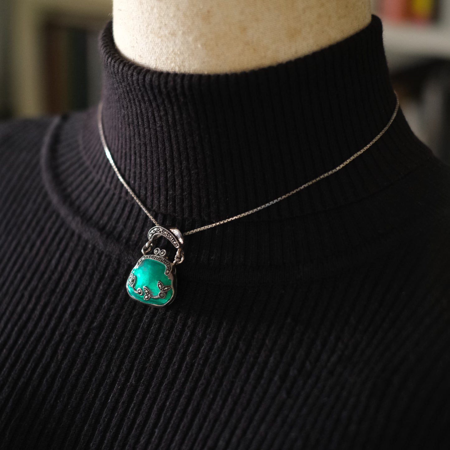 ❤️ Green Enamel Purse Pendant Victorian Style 925 Sterling Silver (Openable)