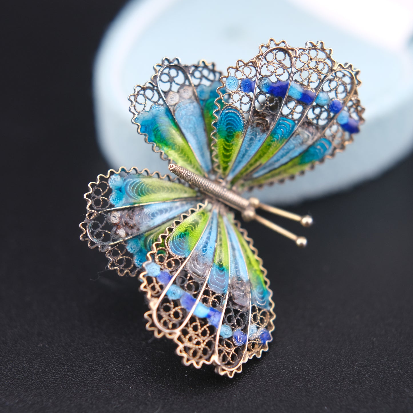 ❤️ Vintage 900 Silver Filigree Enamel Butterfly Brooch