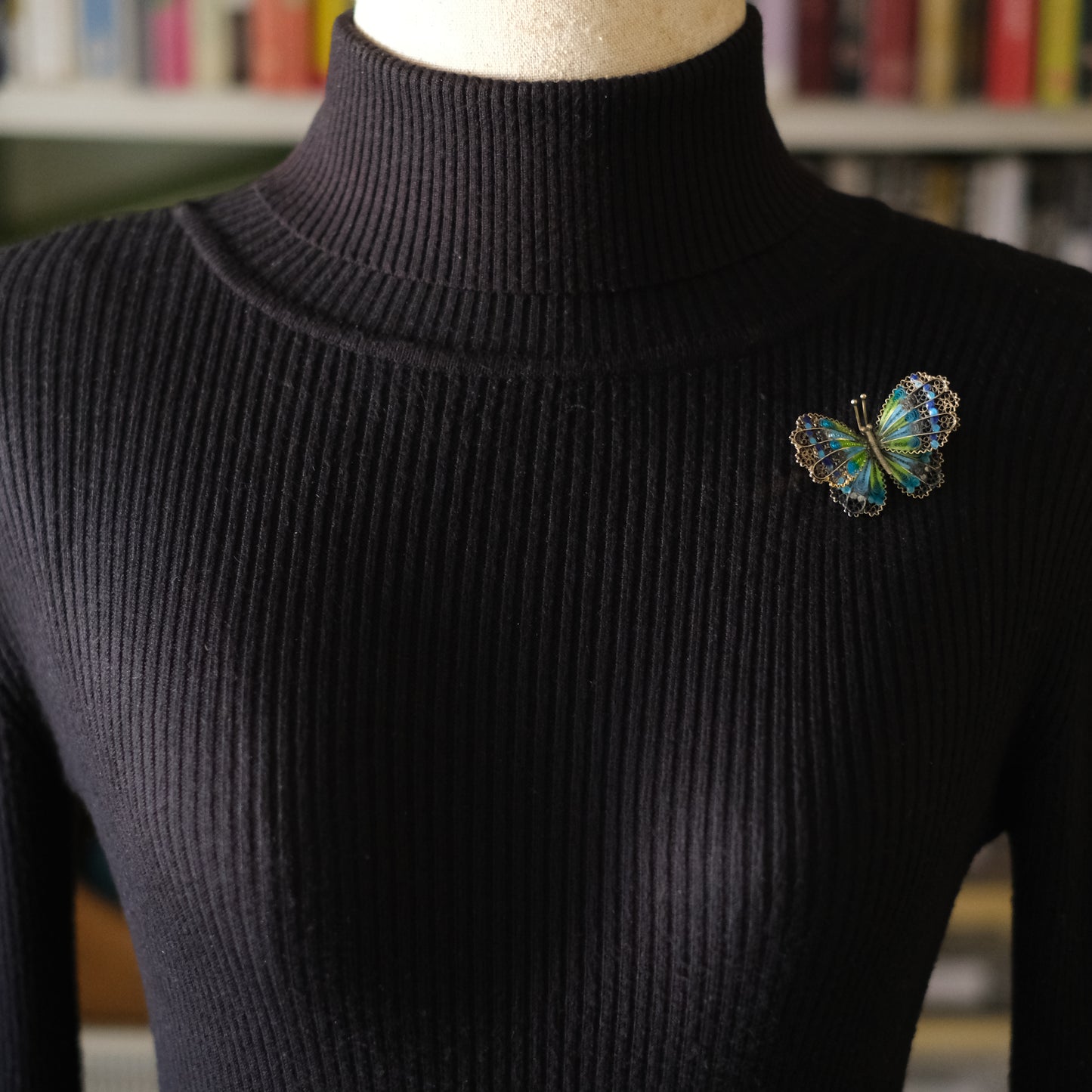 ❤️ Vintage 900 Silver Filigree Enamel Butterfly Brooch