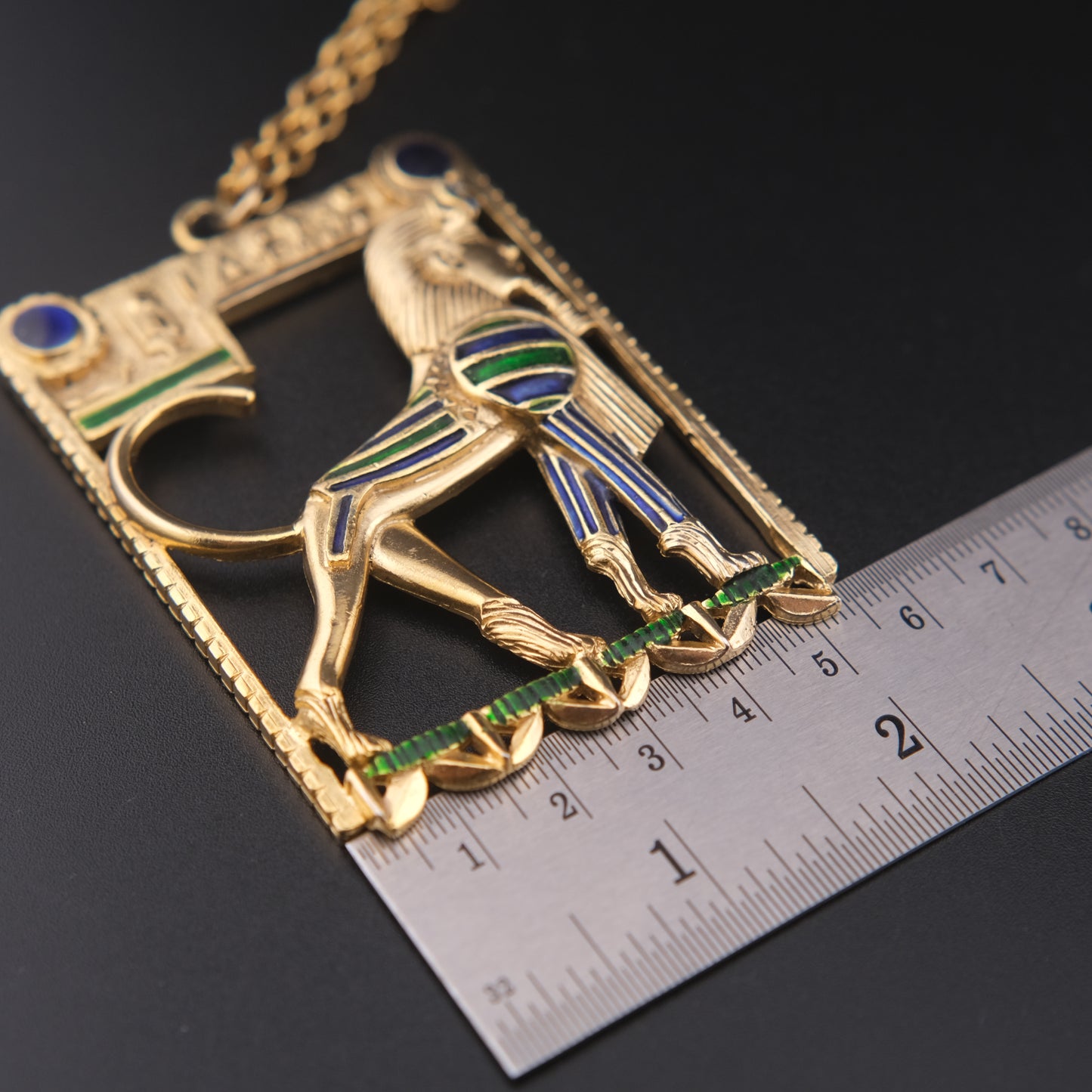 ❤️ Vintage Egyptian Revival Sphinx Pendant Necklace – Gold-Tone with Enamel Inlay
