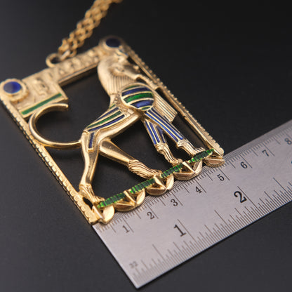 ❤️ Vintage Egyptian Revival Sphinx Pendant Necklace – Gold-Tone with Enamel Inlay
