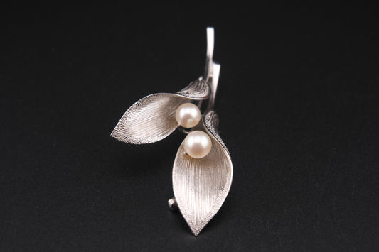 Vintage Mikimoto Sterling Silver Calla Lily Brooch with Cultured Akoya