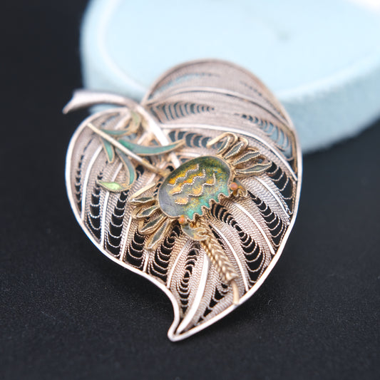 ❤️ Vintage Silver Filigree Crab & Rice Plant Brooch – Articulated Design