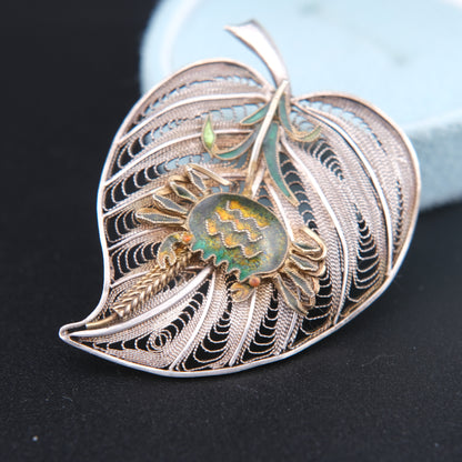 ❤️ Vintage Silver Filigree Crab & Rice Plant Brooch – Articulated Design