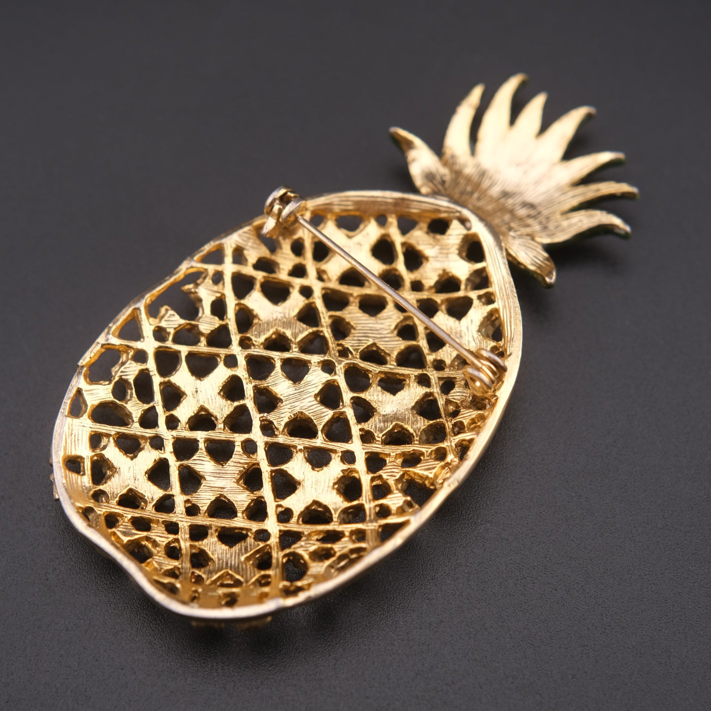 ❤️ Vintage Rhinestone Pineapple Brooch Gold Tone Openwork Tropical Pin