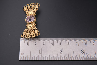 ❤️ Vintage 1928 Bow Brooch – Gold-Tone Filigree with Pink Glass Stone