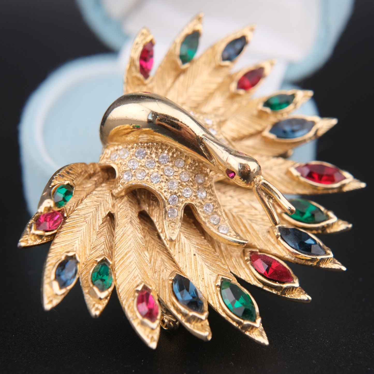 ❤️ Carven Jeweled Peacock Brooch – Gold Tone Multicolor Crystal Fan Design