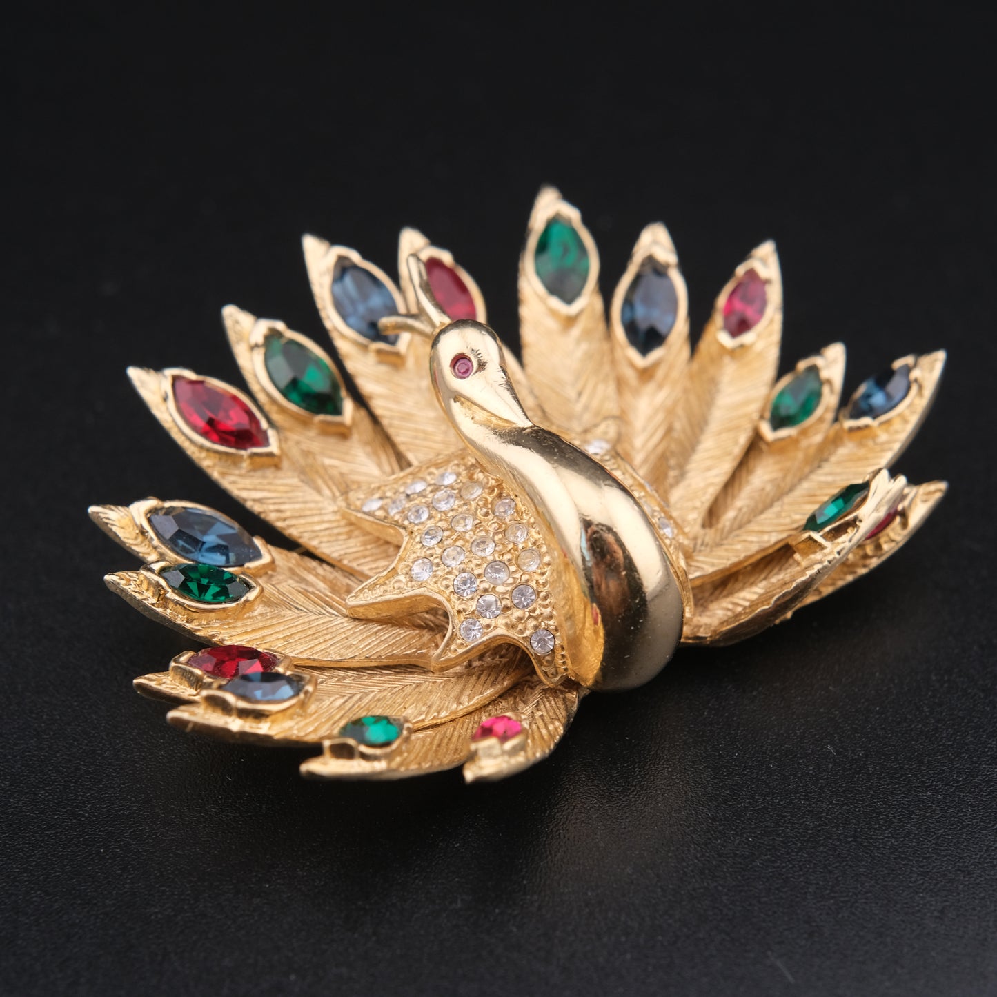 ❤️ Carven Jeweled Peacock Brooch – Gold Tone Multicolor Crystal Fan Design