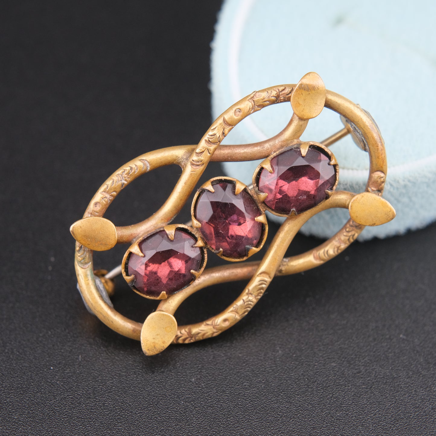 ❤️ Antique Victorian c.1900 Eternal Love Celtic Knot Brooch with Garnet-Red Paste Stones