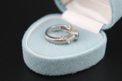 Judith Ripka Sterling Silver Cable Ring with Purple Oval Stone – Size 10.5