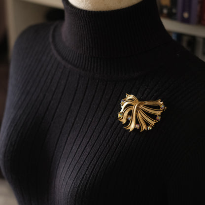 ❤️ Vintage Lisner Sculptural Bow / Ribbon Brooch – Brushed Gold Tone with Aurora Borealis Rhinestones