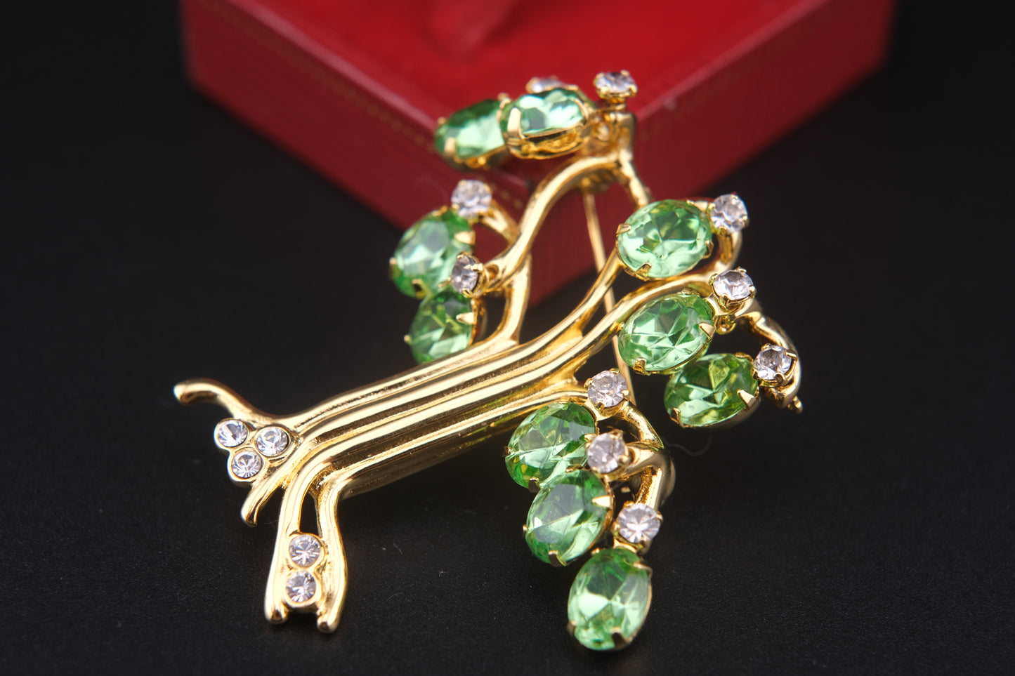 🌳 Vintage Signed KJL Green Tree Brooch – Gold-Tone with Emerald Green & Clear Crystal Rhinestones – Kenneth Jay Lane Statement Jewelry