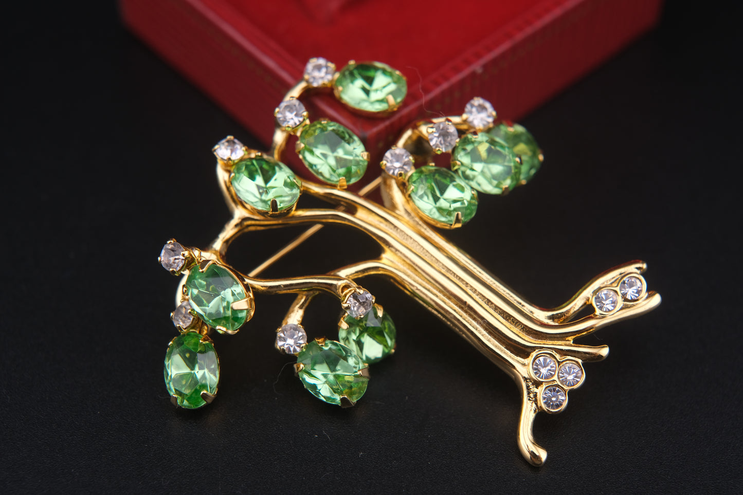 🌳 Vintage Signed KJL Green Tree Brooch – Gold-Tone with Emerald Green & Clear Crystal Rhinestones – Kenneth Jay Lane Statement Jewelry