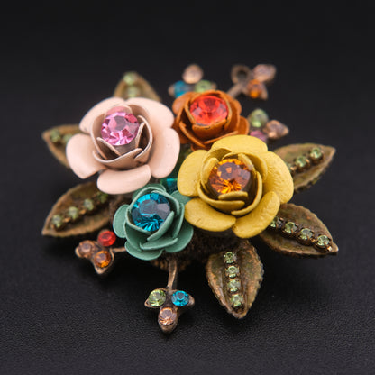 ❤️ Vintage Floral Bouquet Brooch with Rhinestones