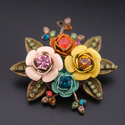 ❤️ Vintage Floral Bouquet Brooch with Rhinestones