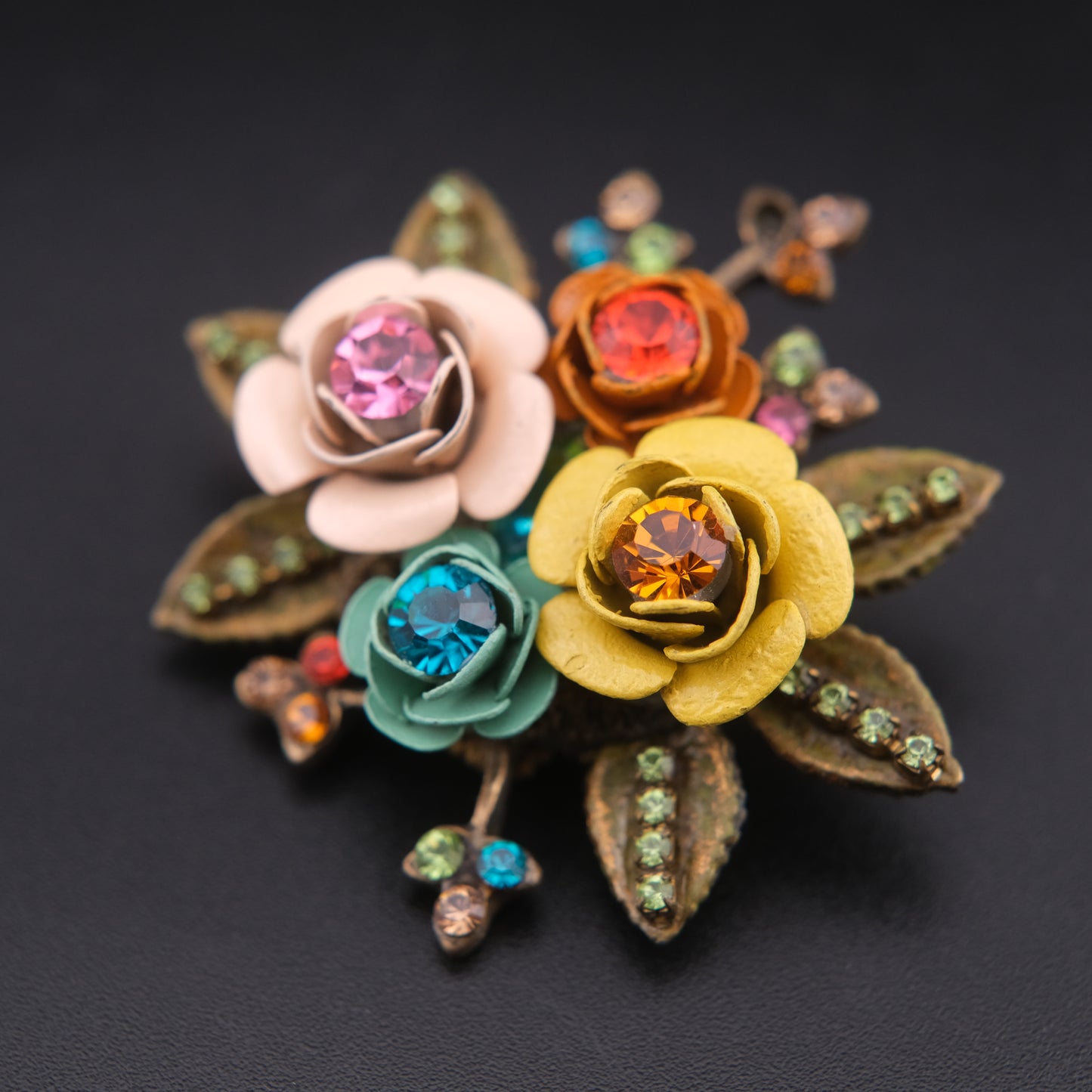 ❤️ Vintage Floral Bouquet Brooch with Rhinestones