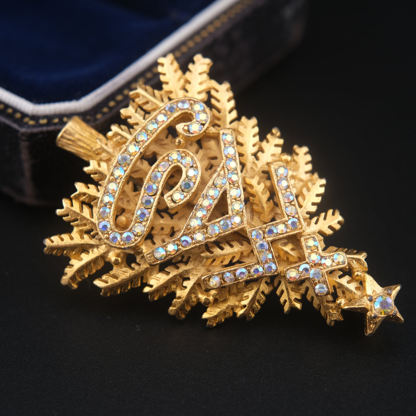 ❤️ Vintage Gold-Tone Christmas Tree Brooch with Aurora Borealis Rhinestones