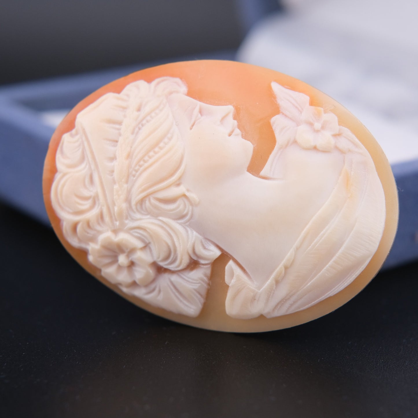 ❤️ Vintage Hand-Carved Shell Cameo – Classical Lady Portrait (Loose)