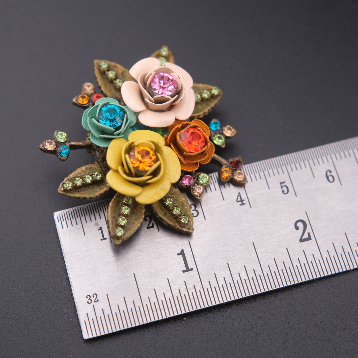 ❤️ Vintage Floral Bouquet Brooch with Rhinestones