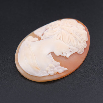 ❤️ Vintage Hand-Carved Shell Cameo – Classical Lady Portrait (Loose)